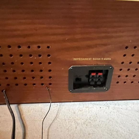 Crosley 4 in 1 Record Player, CD, AM/FM Radio - Picture 10 of 16